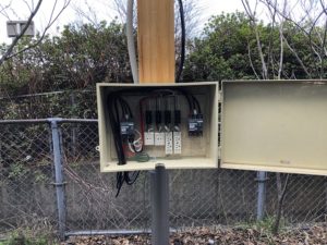 愛知県清須市の仮設現場にて仮設電源（臨時電灯及び臨時電力契約）の引込電気工事